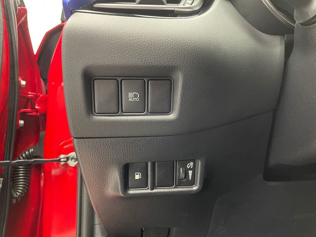 2021 Toyota C-HR LE FWD - 22937511 - 18