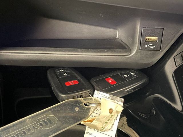 2021 Toyota C-HR LE FWD - 22937511 - 26