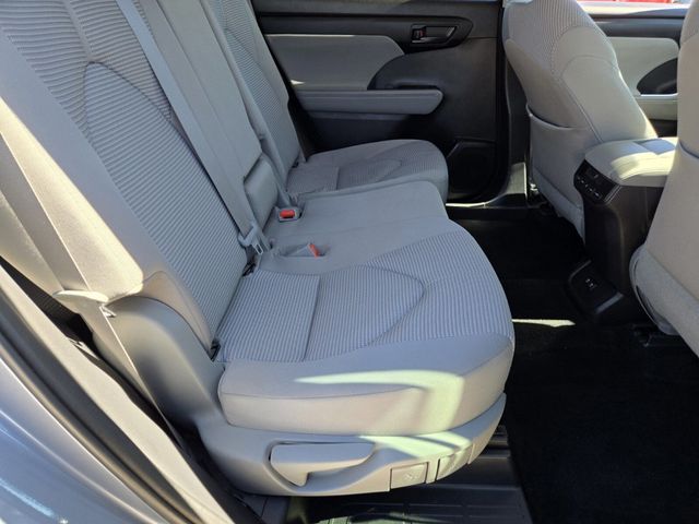 2021 Toyota Highlander LE FWD - 22936730 - 10