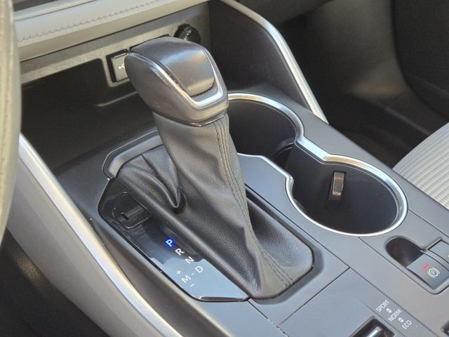 2021 Toyota Highlander LE FWD - 22936730 - 18