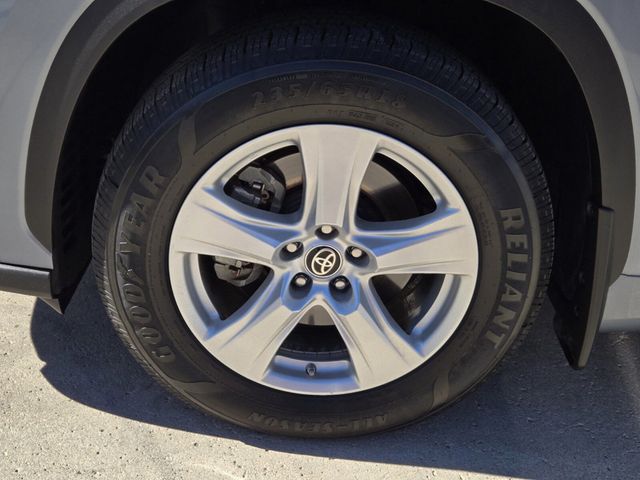 2021 Toyota Highlander LE FWD - 22936730 - 3