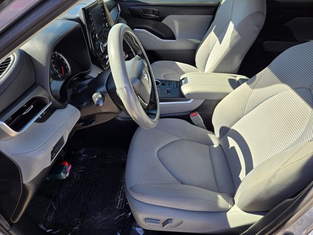 2021 Toyota Highlander LE FWD - 22936730 - 4