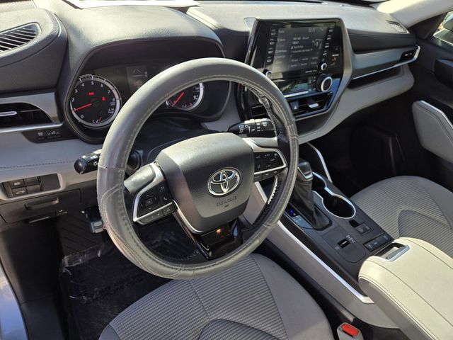 2021 Toyota Highlander LE FWD - 22936730 - 5