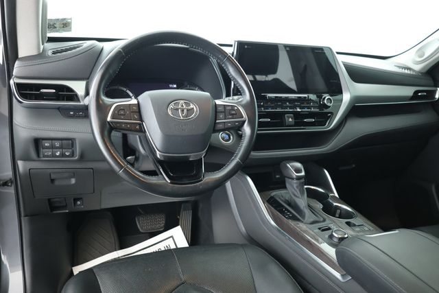 2021 Toyota Highlander Platinum AWD - 22901170 - 10