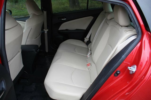 2021 Toyota Prius HYBRID XLE SEDAN W/ LEATHER HEATED SEATS, HEATED STEERING WHEEL - 22932707 - 27