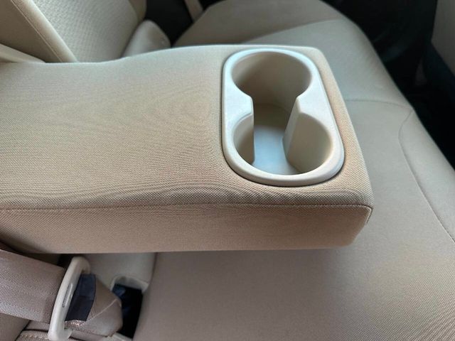 2021 Toyota Prius LE - 22909636 - 21