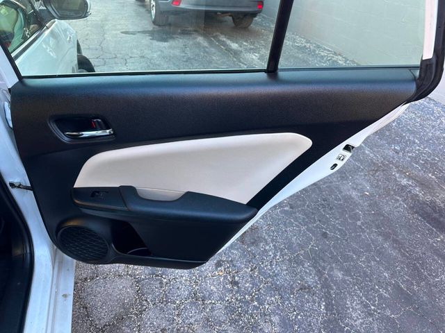 2021 Toyota Prius LE - 22909636 - 24