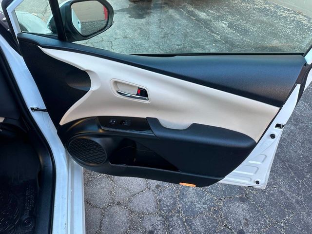 2021 Toyota Prius LE - 22909636 - 25