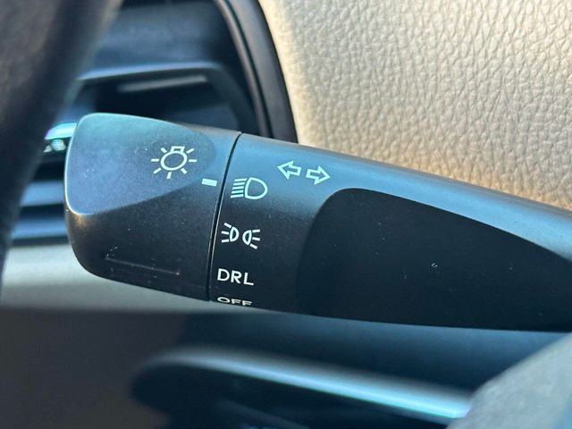 2021 Toyota Prius LE - 22909636 - 32