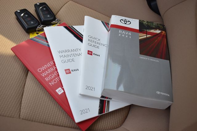 2021 Toyota RAV4 LE AWD - 22884557 - 15