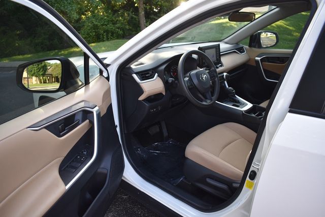 2021 Toyota RAV4 LE AWD - 22884557 - 18