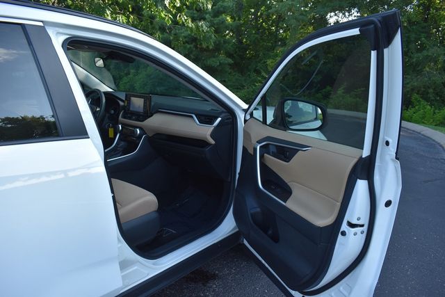 2021 Toyota RAV4 LE AWD - 22884557 - 23