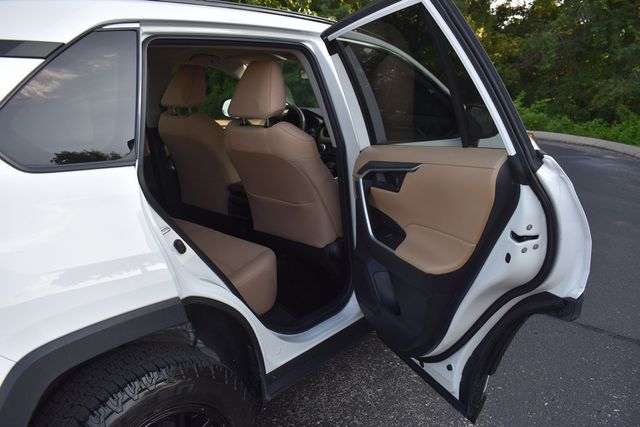 2021 Toyota RAV4 LE AWD - 22884557 - 25