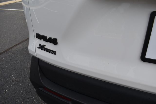 2021 Toyota RAV4 LE AWD - 22884557 - 44