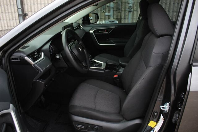 2021 Toyota RAV4 ONE OWNER AWD HYBRID XLE - 22934685 - 21