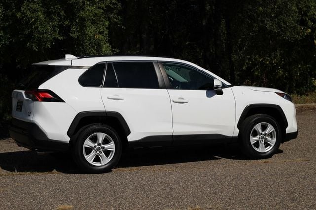 2021 Toyota RAV4 ONE OWNER AWD XLE  - 22924513 - 2