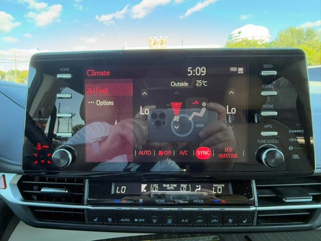 2021 Toyota Sienna Limited AWD 7-Passenger - 22902310 - 33