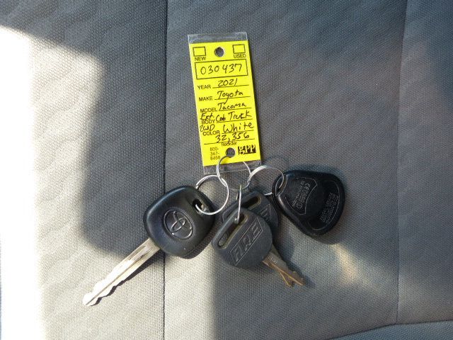 2021 Toyota Tacoma 2WD 2.7L 4CYL. GAS*EXTENDED CAB TRUCK*"ARE" TOPPER WITH LADDER RACK - 22917117 - 40