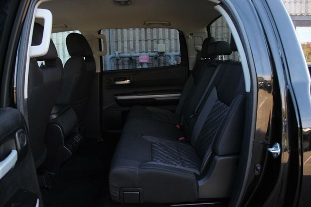2021 Toyota Tundra 4WD SR5 CREWMAX  - 22900633 - 25