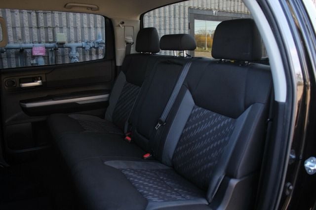 2021 Toyota Tundra 4WD SR5 CREWMAX  - 22900633 - 26