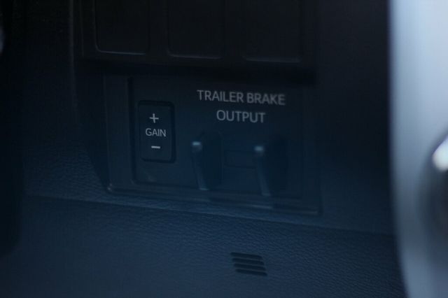 2021 Toyota Tundra 4WD SR5 CREWMAX  - 22900633 - 28