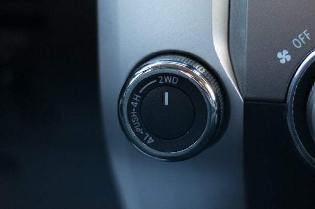 2021 Toyota Tundra 4WD SR5 CREWMAX  - 22900633 - 29