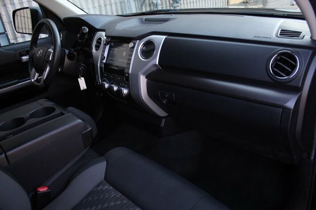 2021 Toyota Tundra 4WD SR5 CREWMAX  - 22900633 - 8