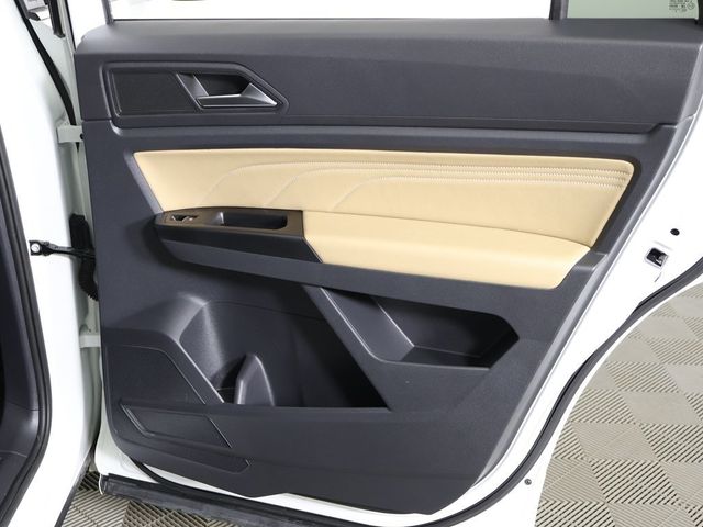 2021 Volkswagen Atlas Cross Sport 3.6L V6 SE w/Technology R-Line 4MOTION - 22922171 - 23