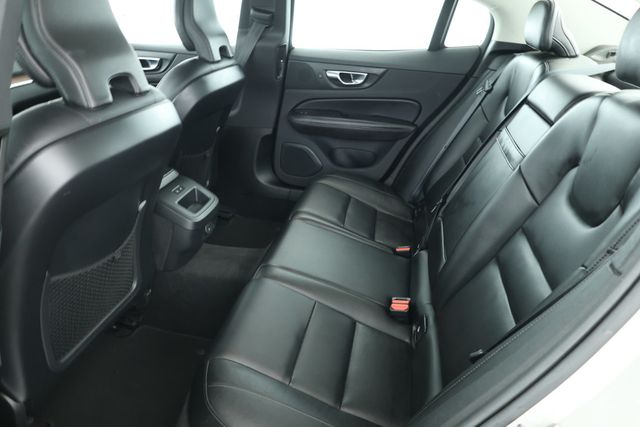 2021 Volvo S60 T6 AWD Momentum *Ltd Avail* with Premium and Climate Packages - 22930930 - 17