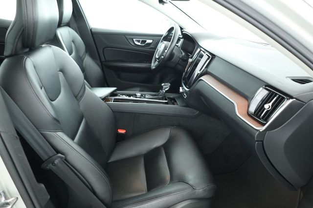 2021 Volvo S60 T6 AWD Momentum *Ltd Avail* with Premium and Climate Packages - 22930930 - 20