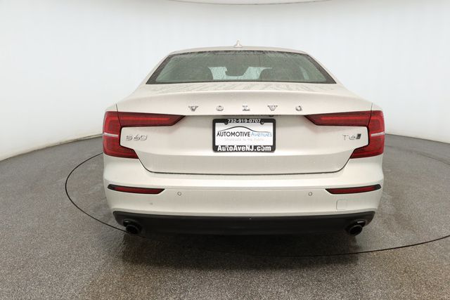 2021 Volvo S60 T6 AWD Momentum *Ltd Avail* with Premium and Climate Packages - 22930930 - 4