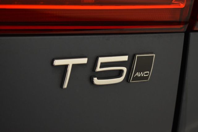 2021 Volvo XC60 T5 AWD Momentum - 22913699 - 9