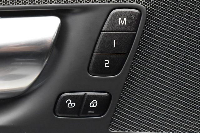 2021 Volvo XC60 T5 AWD Momentum - 22913699 - 12