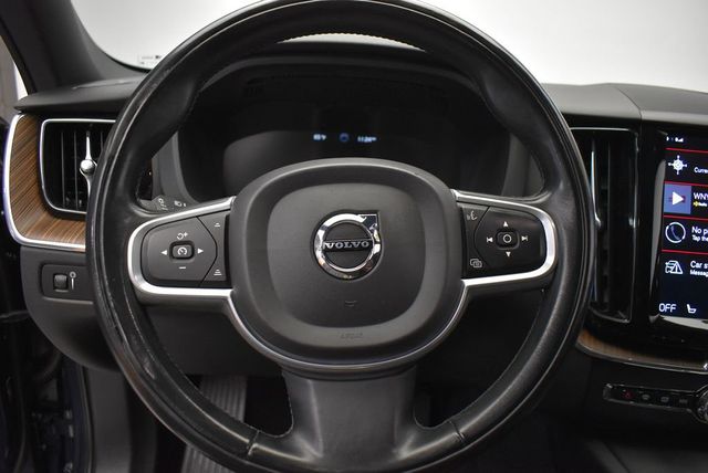 2021 Volvo XC60 T5 AWD Momentum - 22913699 - 17