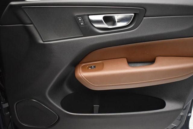 2021 Volvo XC60 T5 AWD Momentum - 22913699 - 22