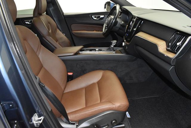 2021 Volvo XC60 T5 AWD Momentum - 22913699 - 23