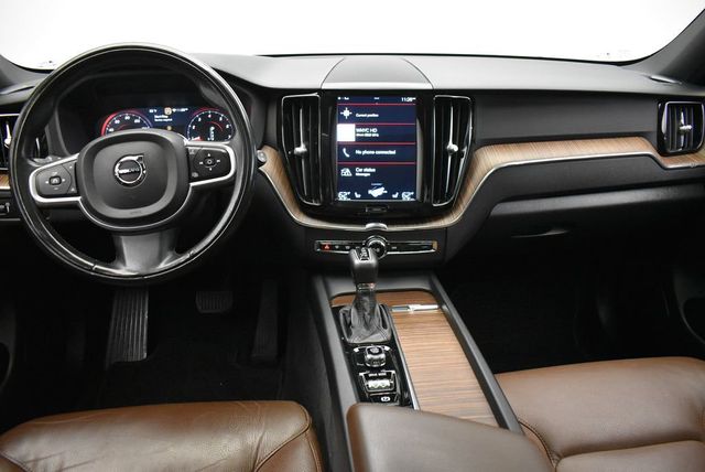 2021 Volvo XC60 T5 AWD Momentum - 22913699 - 27