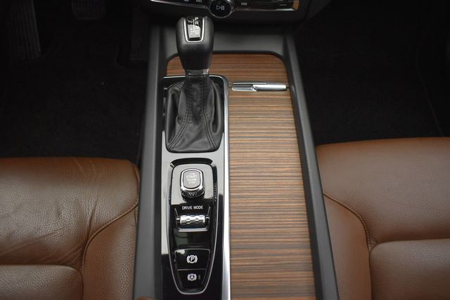 2021 Volvo XC60 T5 AWD Momentum - 22913699 - 28