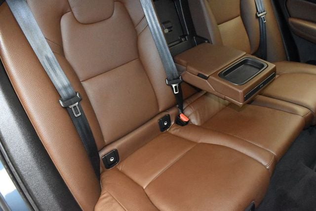 2021 Volvo XC60 T5 AWD Momentum - 22913699 - 31