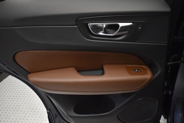 2021 Volvo XC60 T5 AWD Momentum - 22913699 - 32