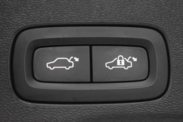 2021 Volvo XC60 T5 AWD Momentum - 22913699 - 36