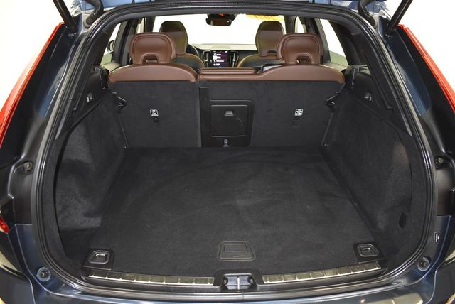 2021 Volvo XC60 T5 AWD Momentum - 22913699 - 37