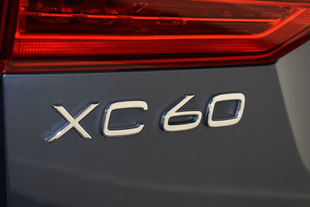 2021 Volvo XC60 T5 AWD Momentum - 22913699 - 8