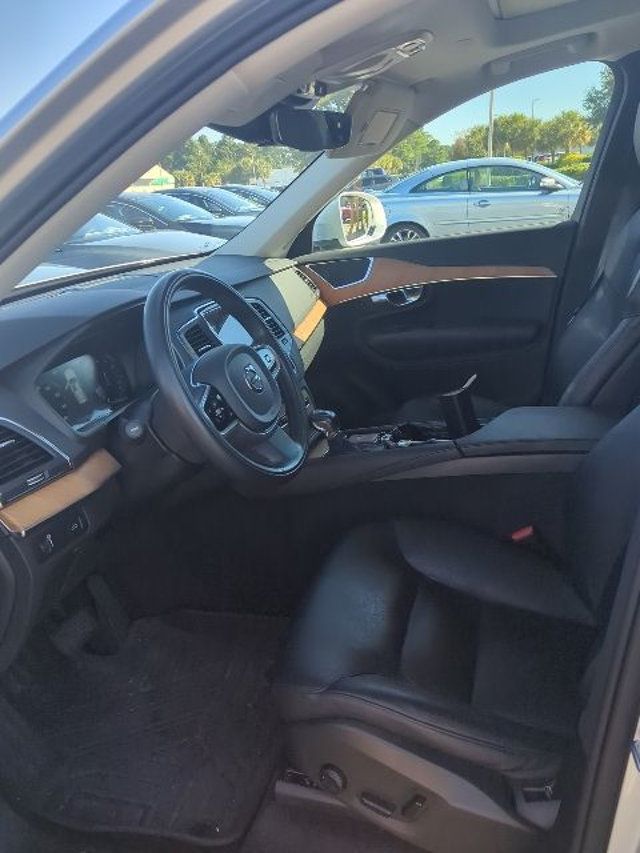 2021 Volvo XC90 T6 AWD Momentum 7P - 22937994 - 4