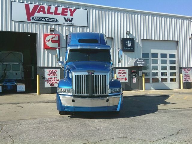 2021 Western Star 5700XE 2021 WESTERN STAR 5700XE SINGLE BUNK SLEEPER - 22918357 - 1