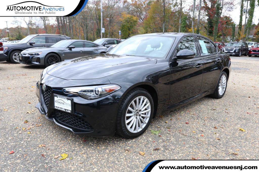 2022 Alfa Romeo Giulia AWD - 22939972 | Video 1