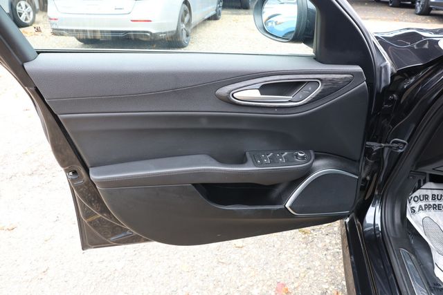 2022 Alfa Romeo Giulia AWD - 22939972 - 9