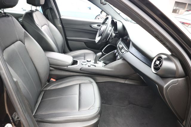 2022 Alfa Romeo Giulia AWD - 22939972 - 23