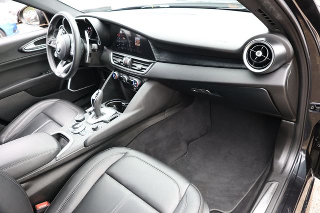2022 Alfa Romeo Giulia AWD - 22939972 - 24