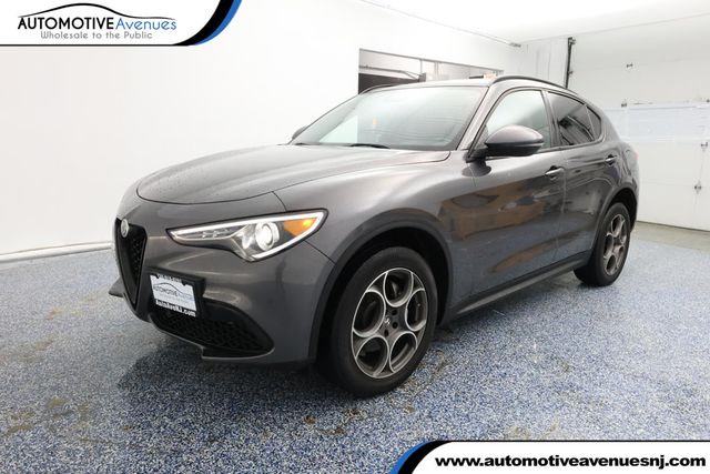 2022 Alfa Romeo Stelvio Sprint AWD with 19'' Sport 5-Hole Aluminum Wheels - 22939505 - 0